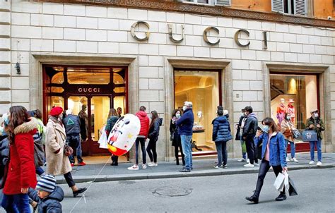 gucci chiusura coronavirus|Gucci Sales Slide as Covid Ends Brand’s Years of Expansion.